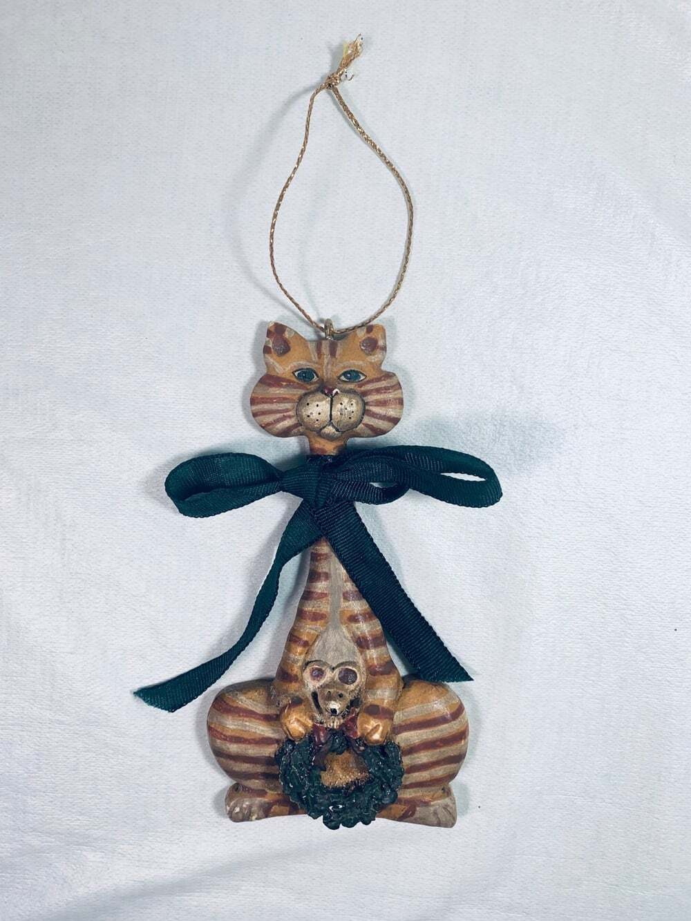 Kurt S Adler Tiger Cat with mouse in wreath Ornament